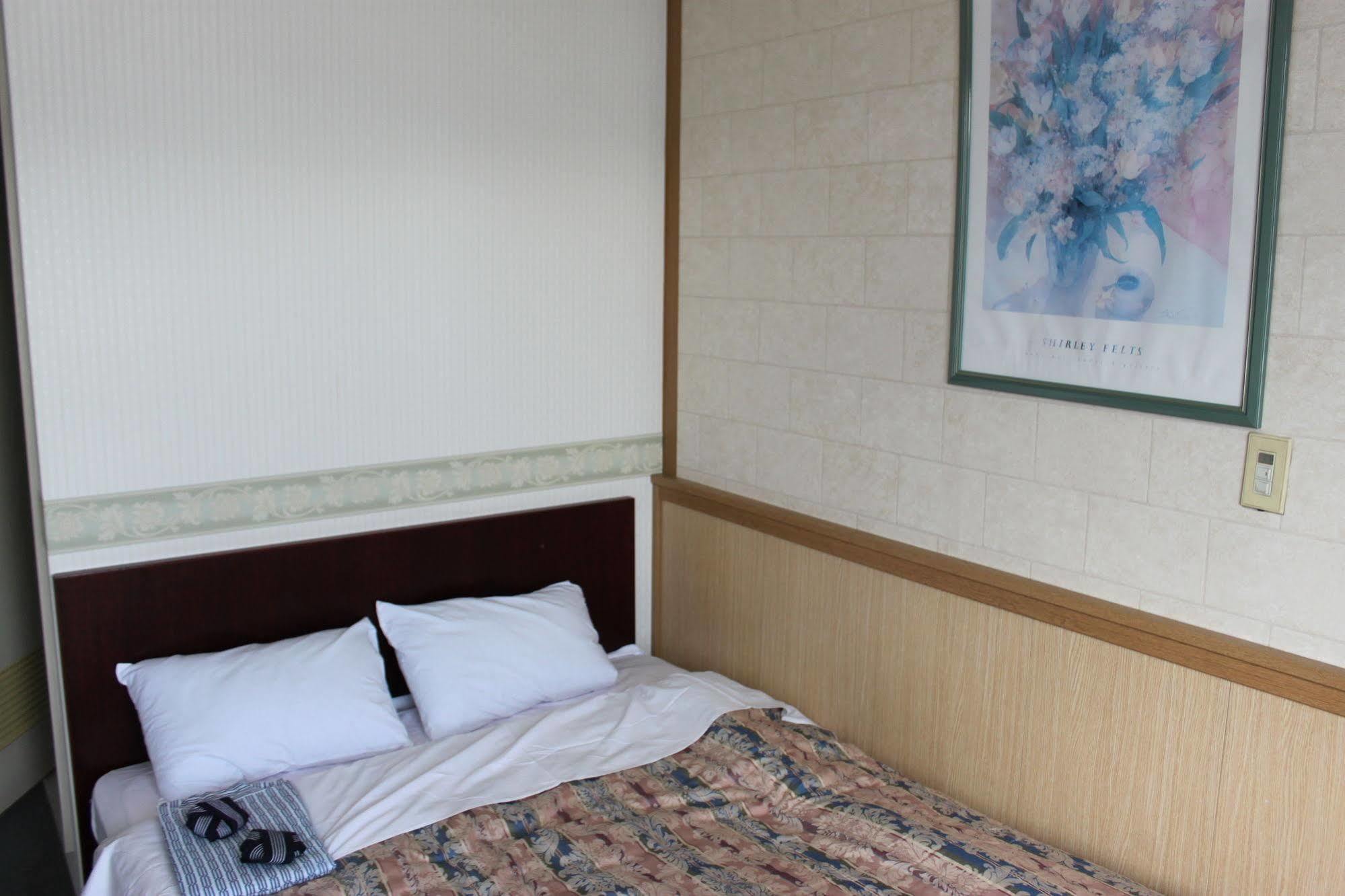 บิสซิเนส โฮเต็ล ฟูจิมิ Hotel ฟูจิโยชิดะ ภายนอก รูปภาพ